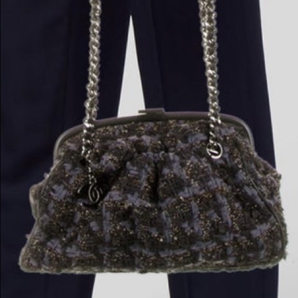 Authentic CHANEL Tweed “CC” Logo Bag - Picture 6 of 7